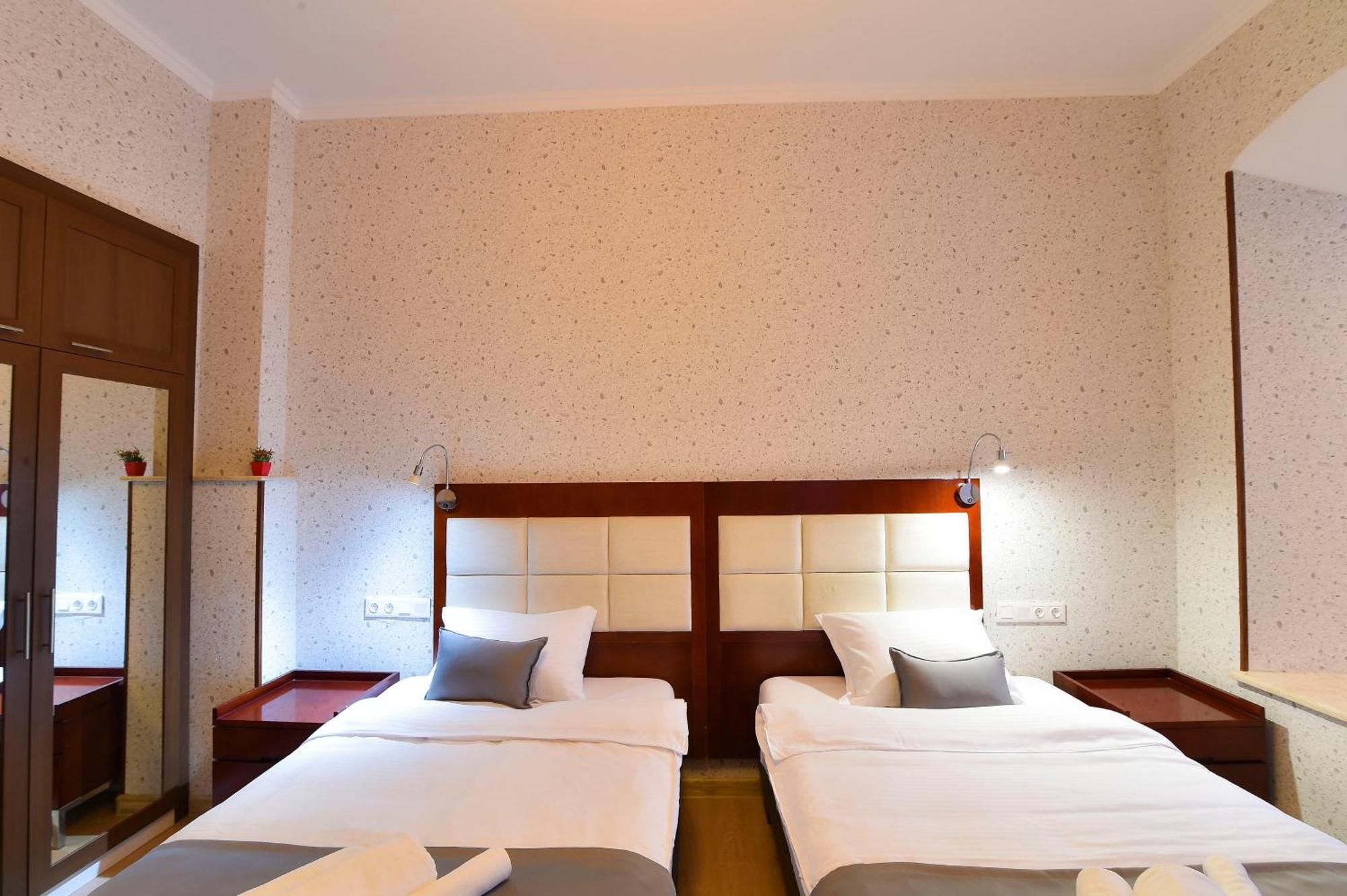 Kraveli Hotel Tbilissi Extérieur photo