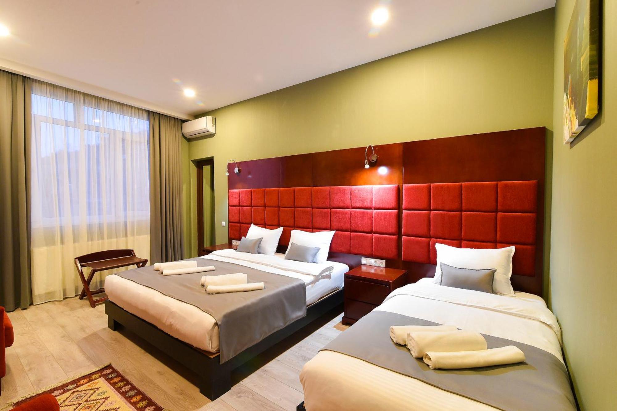 Kraveli Hotel Tbilissi Extérieur photo