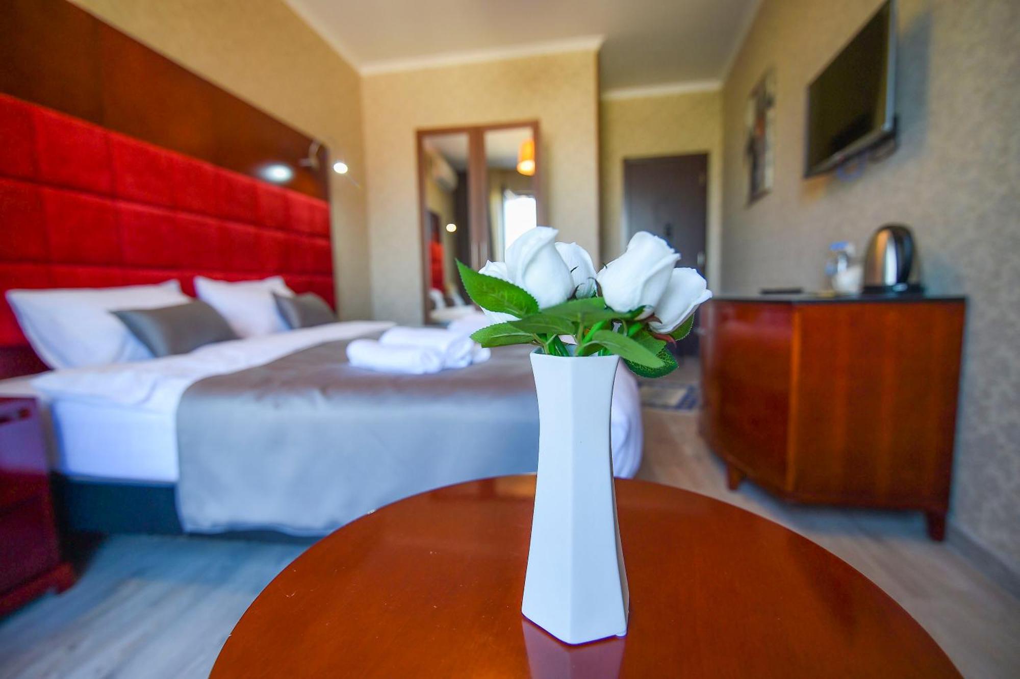 Kraveli Hotel Tbilissi Extérieur photo