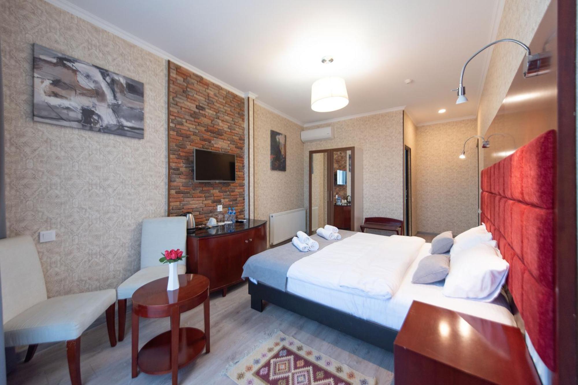 Kraveli Hotel Tbilissi Extérieur photo