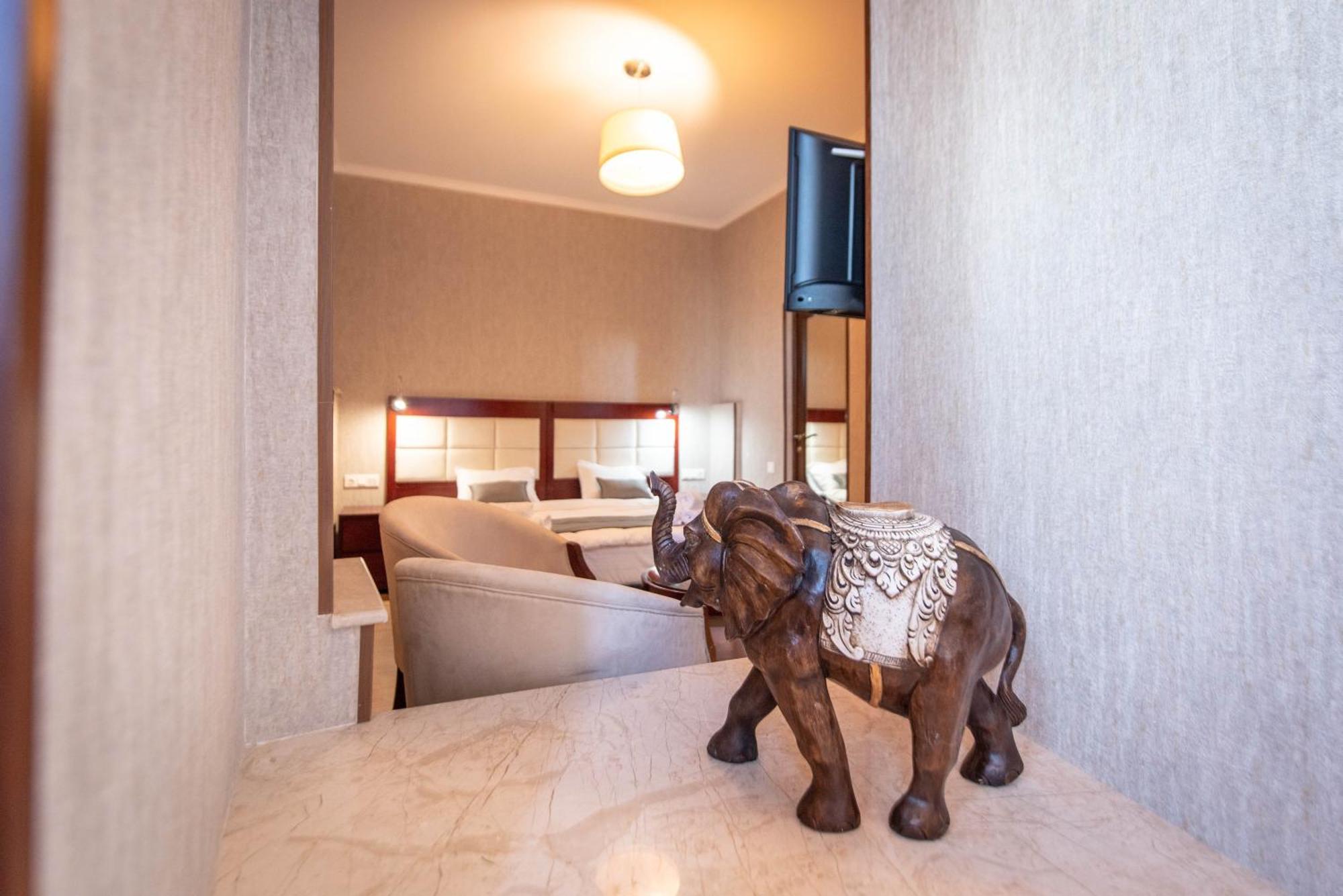 Kraveli Hotel Tbilissi Extérieur photo