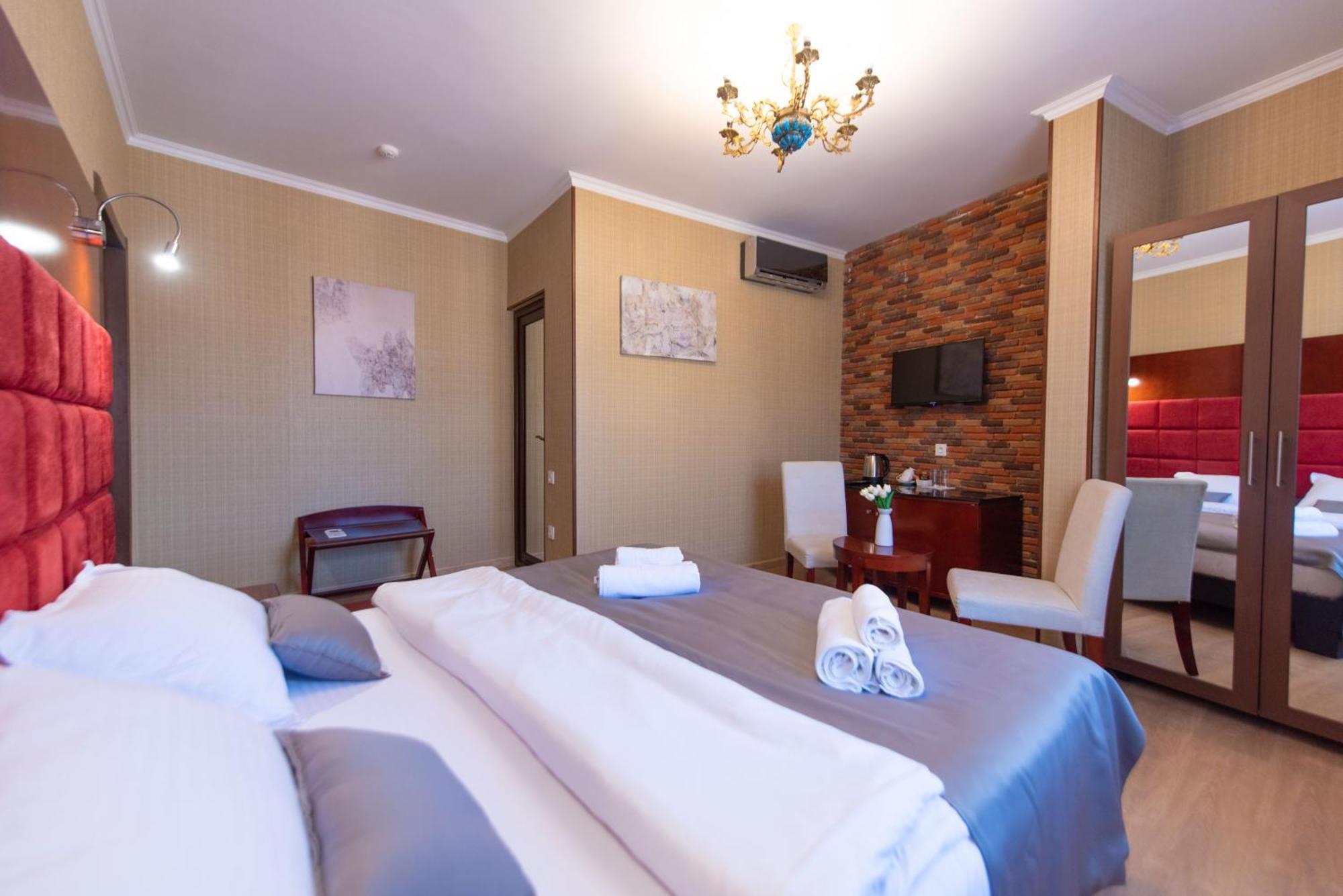 Kraveli Hotel Tbilissi Extérieur photo