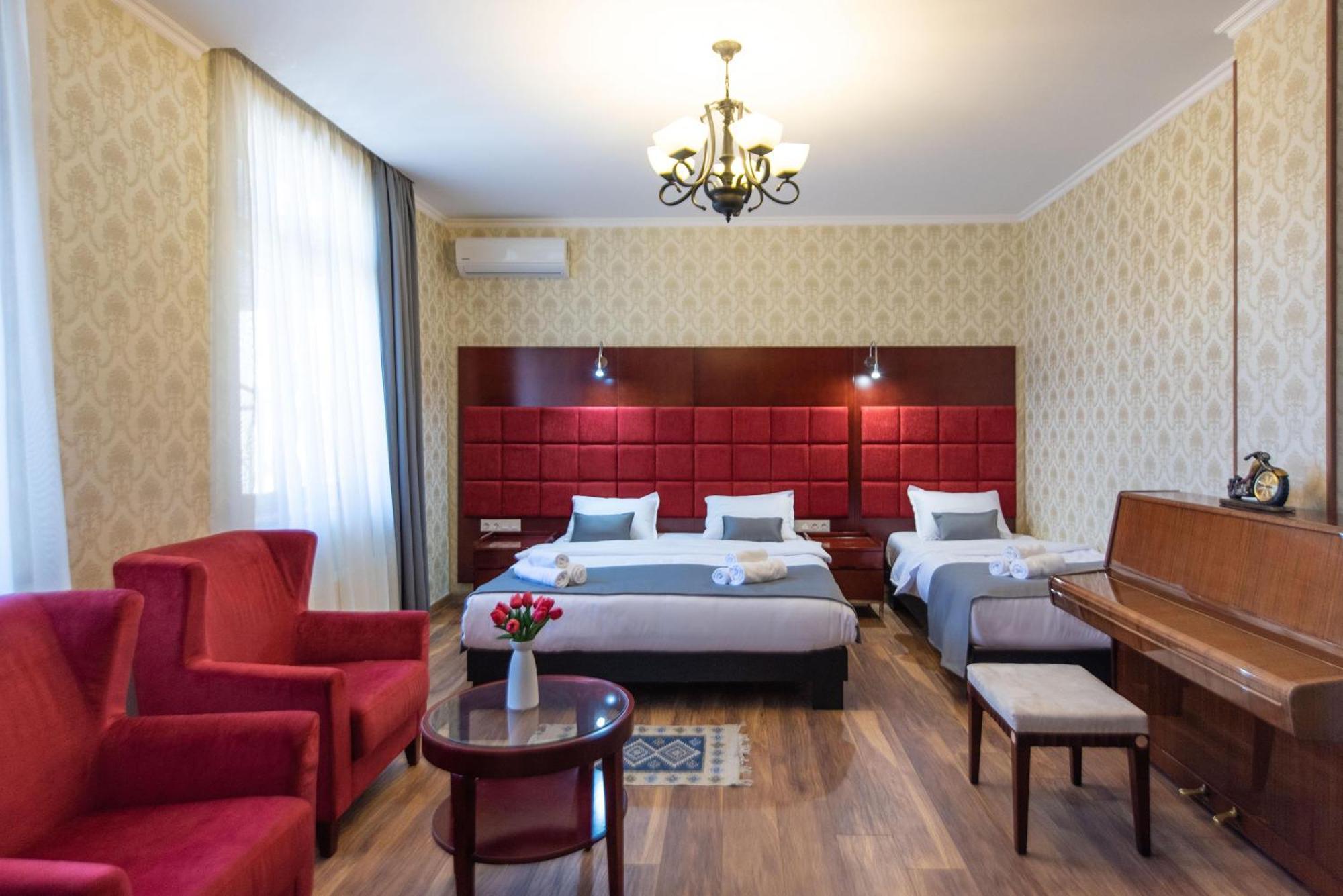 Kraveli Hotel Tbilissi Extérieur photo