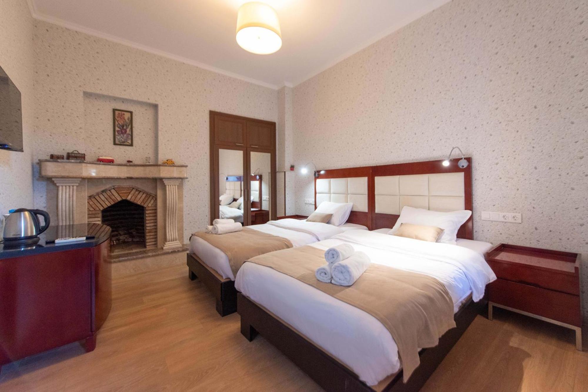 Kraveli Hotel Tbilissi Extérieur photo